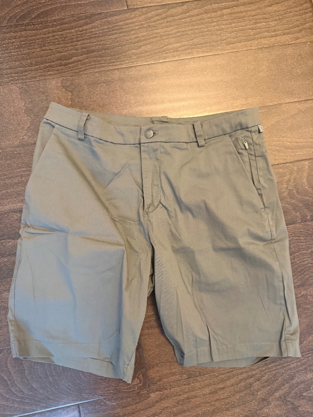 Lululemon Men's Commission Chino Shorts 9" - Olivie - Size 34